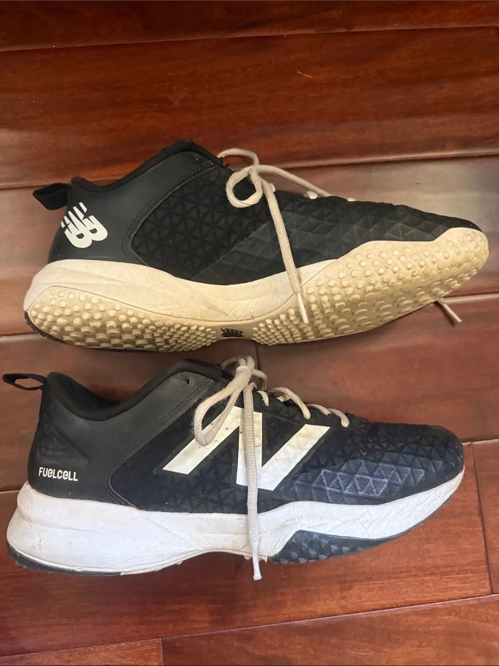 New Balance Men’s Black and White Athletic Turfs